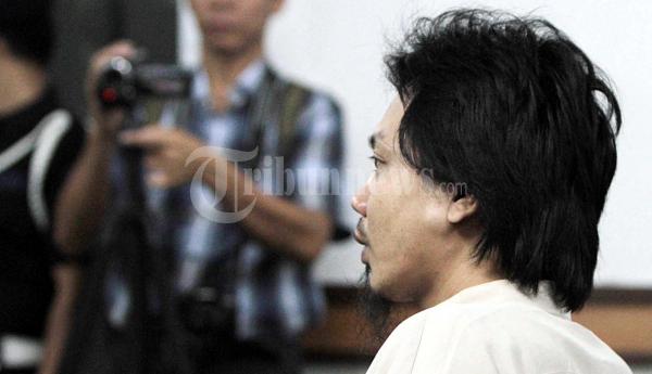 Sidang Perdana Pelaku Bom Buku di PN Jakbar