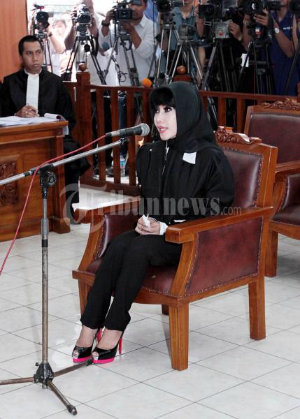 Malinda Dee Jalani Sidang Perdana Di PN Jaksel