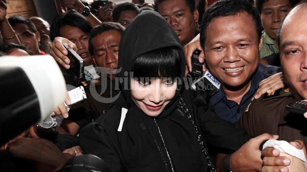 Malinda Dee Tiba Di Pengadilan Jaksel