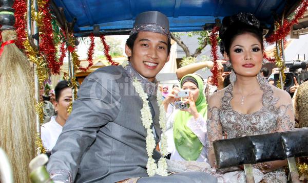 Nindy dan Aksa Nikah Naik Delman