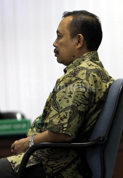 Dadong Irbarelawan Hadapi Sidang Perdana