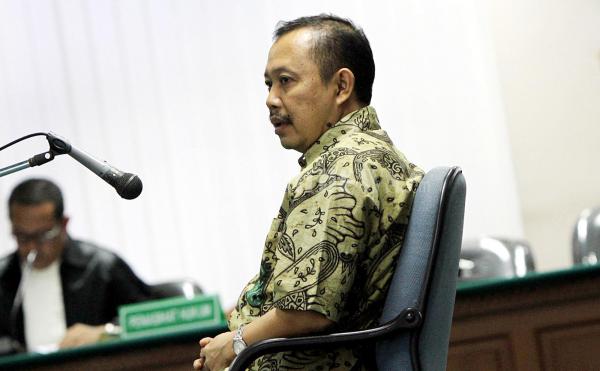 Dadong Irbarelawan Menghadapi Sidang Dakwaan