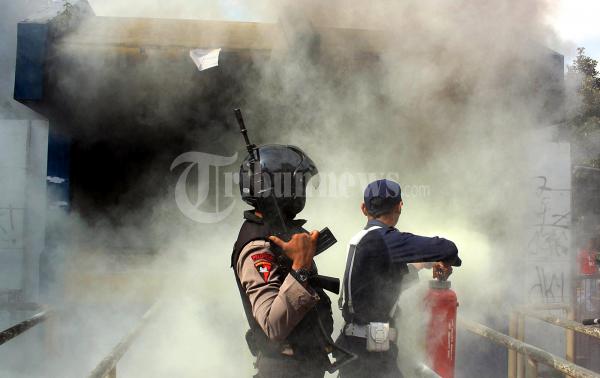 Loket GBK Yang Terbakar Dipadamkan Petugas