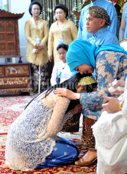 Aliya Rajasa Sungkem Pada Ibunda