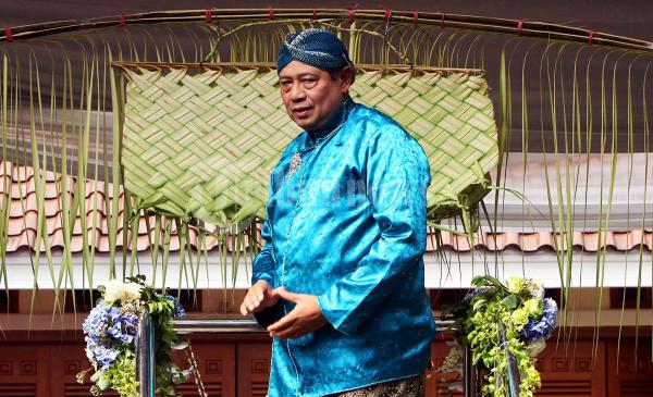 Presiden SBY Pasang Bleketepe