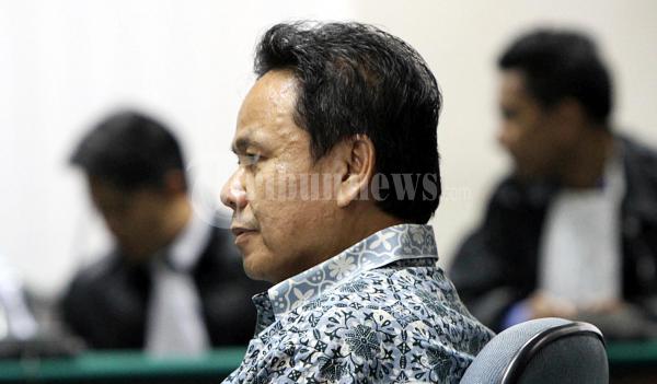 Dengarkan Tuntutan Jaksa