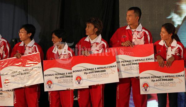 Atlet Peraih Medali Terima Bonus