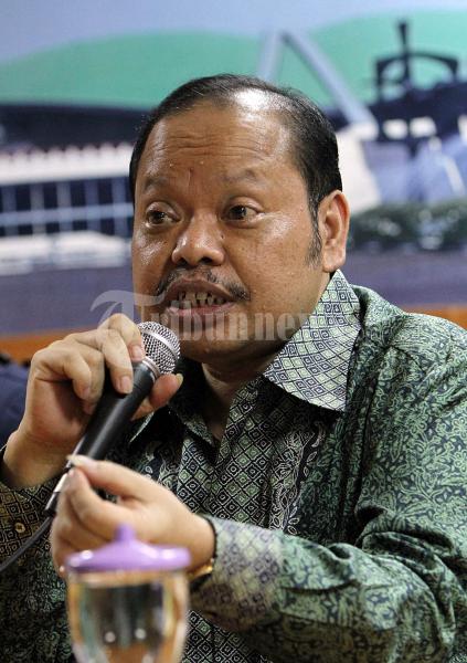 Sutan Bathoegana Adakan Jumpa Pers