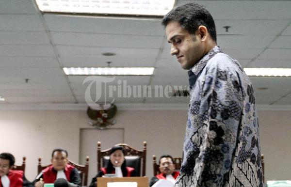 Jalani Sidang Perdana Di Pengadilan Tipikor