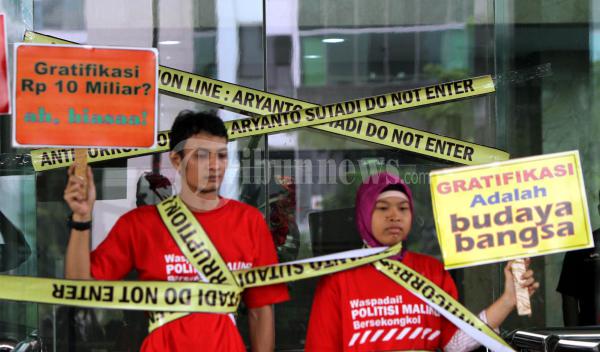 Aktivis Tolak Aryanto Sutadi