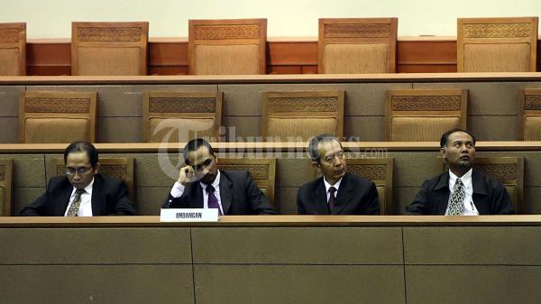 Hadiri Sidang Paripurna Penetapan Pimpinan KPK Baru