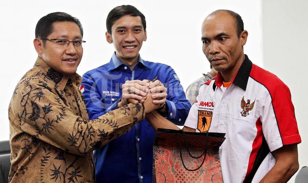 Partai Demokrat Berikan Penghargaan Sabar Gorky