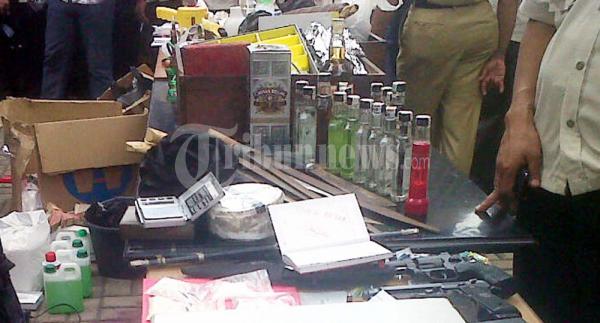 Polisi Amankan 5 Senpi dan Narkoba Senilai 11 miliar