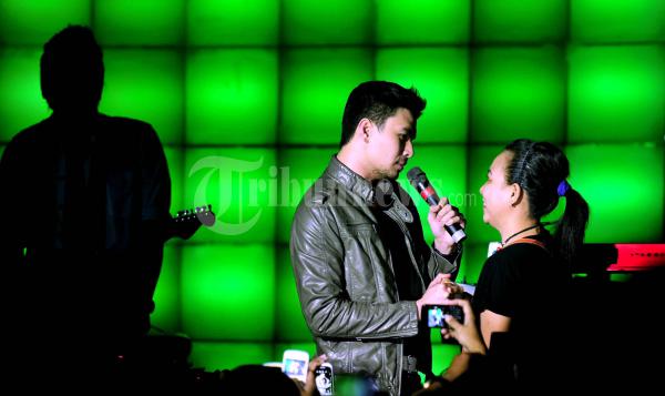 Christian Bautista Duet dengan Vicky Zhu