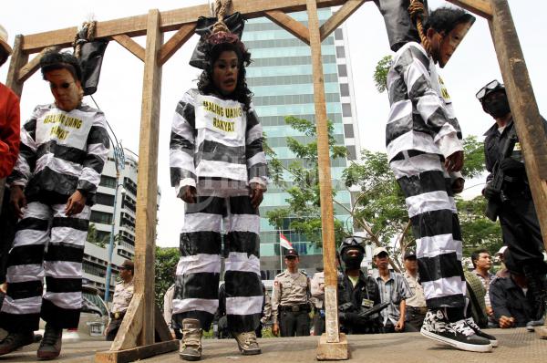 Gantung Koruptor Bank Century