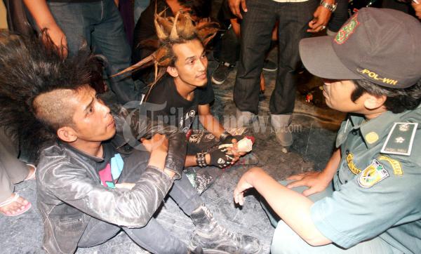 Konsel Amal Anak Punk Di Razia