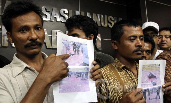 Warga Mesuji Tunjukkan Bukti Kekerasan