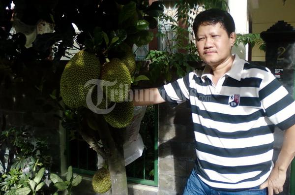 Haryono Umar Gemar Berkebun