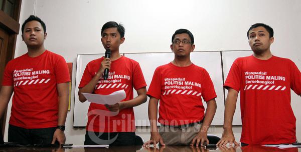 Kecam Interpelasi DPR