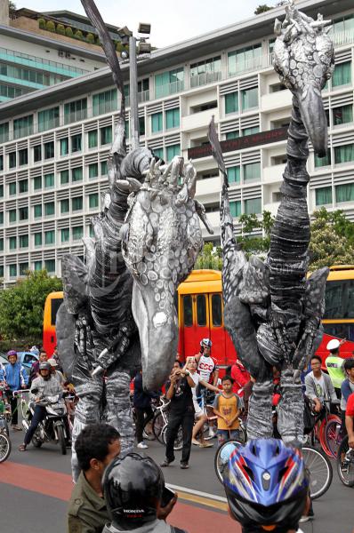Saurus Di Tengah Kota
