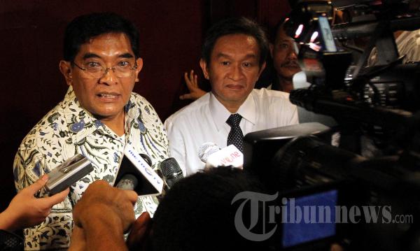 Jawab Pertanyaan Wartawan Usai Sidang Vonis