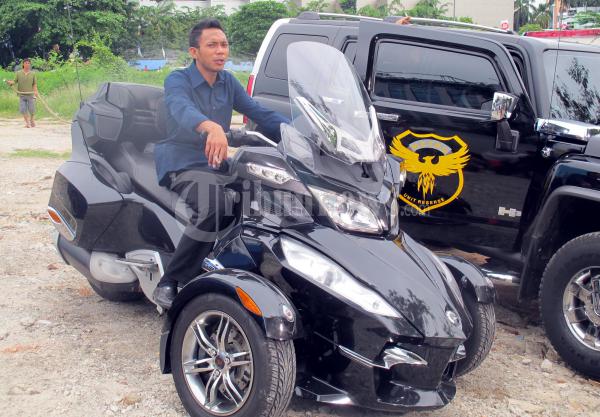 Norman Kamaru diatas Moge