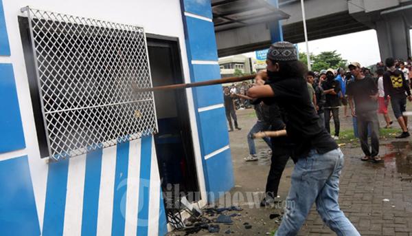 Rusuh Di Bima Sampai Makassar