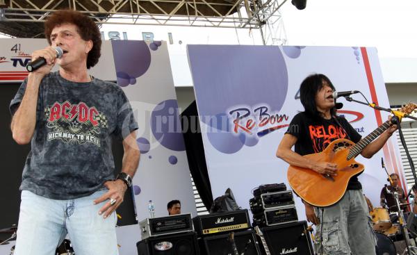 Aksi Panggung God Bless di TVRI Medan