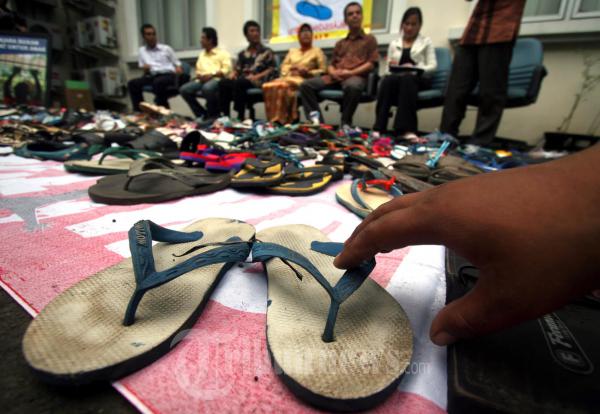 Kumpulkan 1000 Sandal di Jakarta