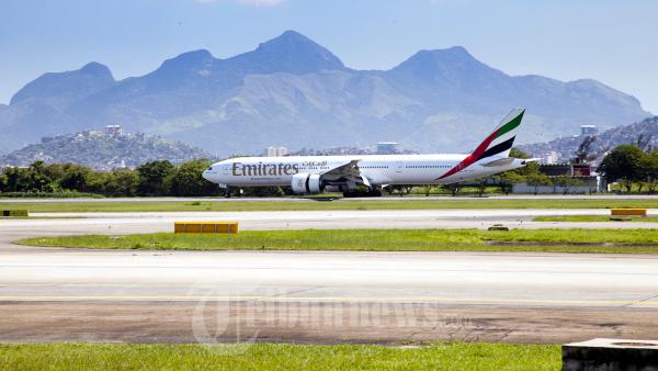 Pesawat Milik Emirates 247
