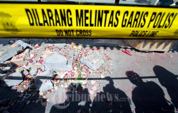 Bunga Bertaburan Di Lokasi Xenia Maut