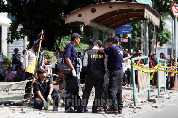 Puslabfor Mabes Polri Olah TKP Xenia Maut