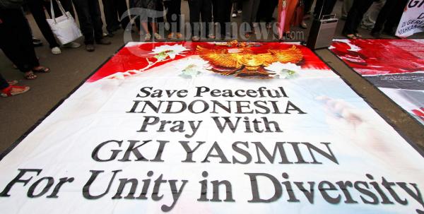 Jemaat GKI Yasmin Berunjuk Rasa di Depan Istana