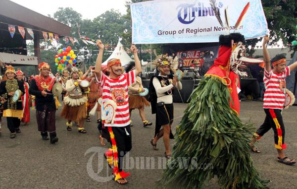 Karnaval Tribun dalam Syukuran KG 2012