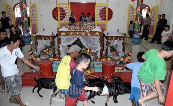 Kambing Hitam untuk Cap Go Meh