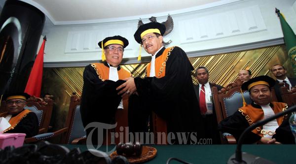 Harifin Tumpa Beri Selamat Pada Hatta Ali