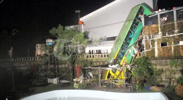 Bus Karunia Bhakti Tewaskan 14 Orang