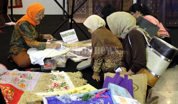 Berlajar Membuat Rendra Khas Koto Padang