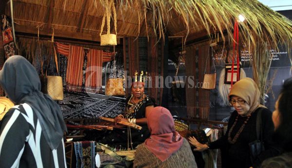 pameran Adi Wastra Indonesia 2012 Di JCC