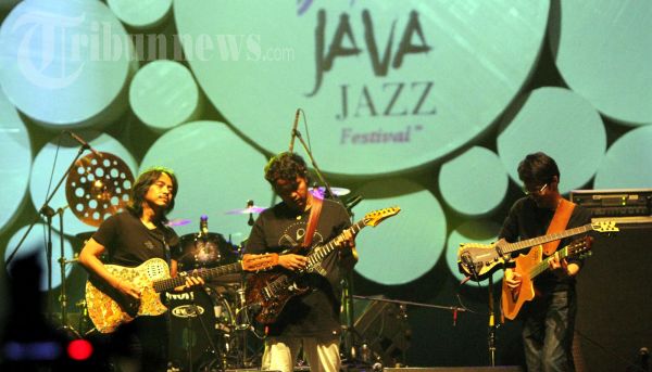 Dewa Budjana Tampil di Java Jazz Festival 2012