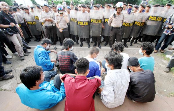 Aksi Mahasiswa Tolak Kenaikan Harga BBM