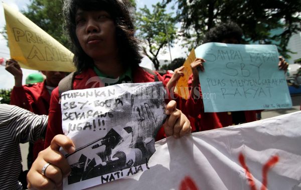 Massa UBK Demo Tolak BBM