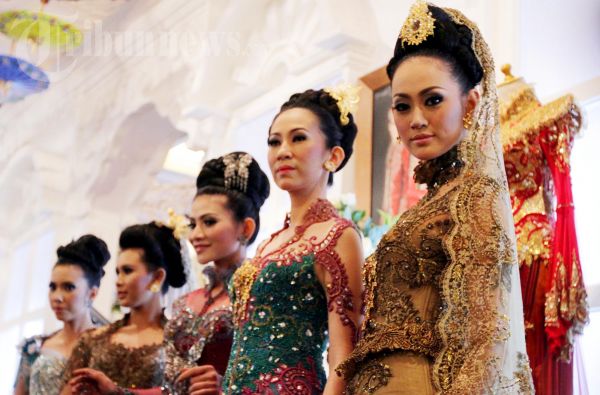 Model Kebaya Pengantin