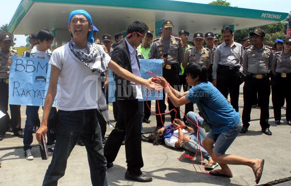 Demo di Depan SPBU Petronas