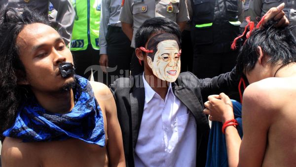 Mahasiswa Bandung Tolak Kenaikan Harga BBM