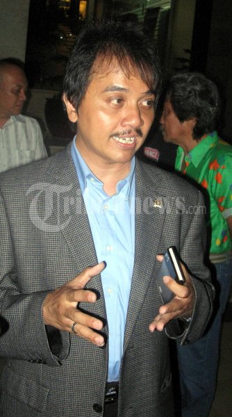 Roy Suryo Lapor Ke Mabes Polri