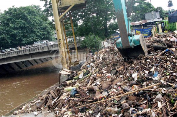 Sampah Kali Manggarai