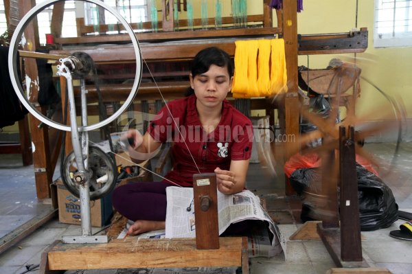 Tenun Songket Riau Laris Manis