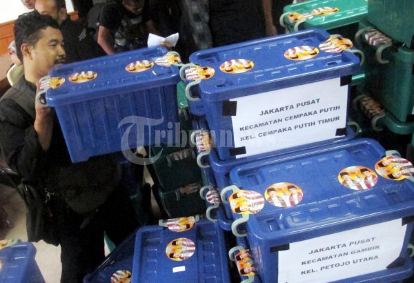 Penyerahan Kelengkapan Dukungan KTP Tahap Kedua