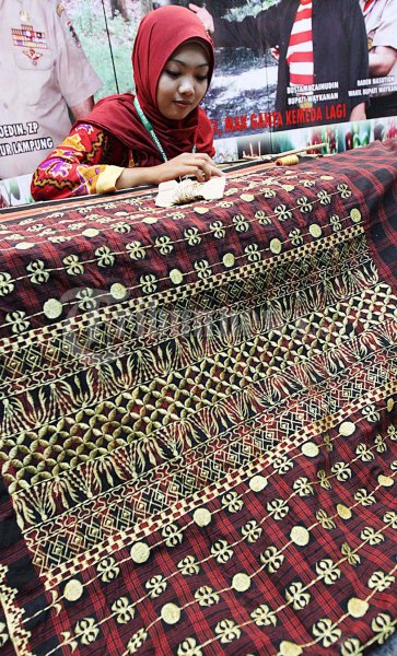 Tapis Kain Tradisional Lampung